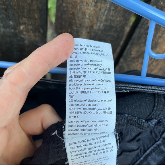 Calvin Klein Wm’s Frayed Rebel Black & Blue Ankle Skinny Fit Jeans Sz 33 - Picture 9 of 16